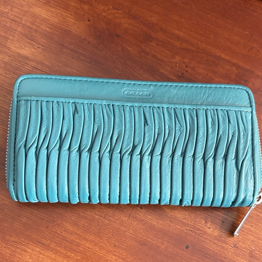 Vintage Coach Women's Turquoise Leather Wallet